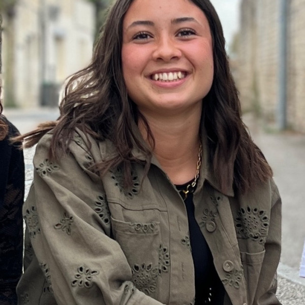 Inès
